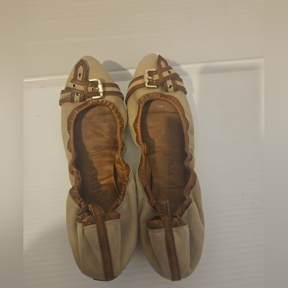 BURBERRY Thompson Canvas & Leather Ballet Flats Beige Brown Gold Buckle  40/9 US - Picture 4 of 16